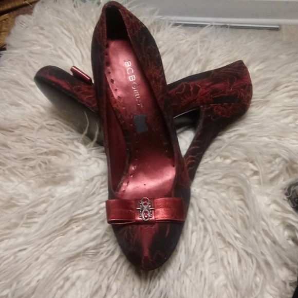 Shoes - Picture 2 of 3